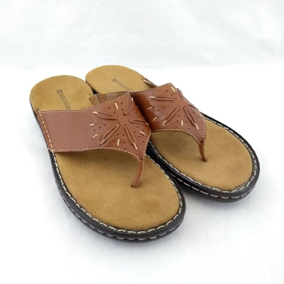 naturalizer flip flop sandals